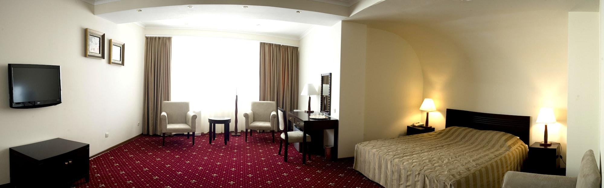 Jumbo Hotel 4*